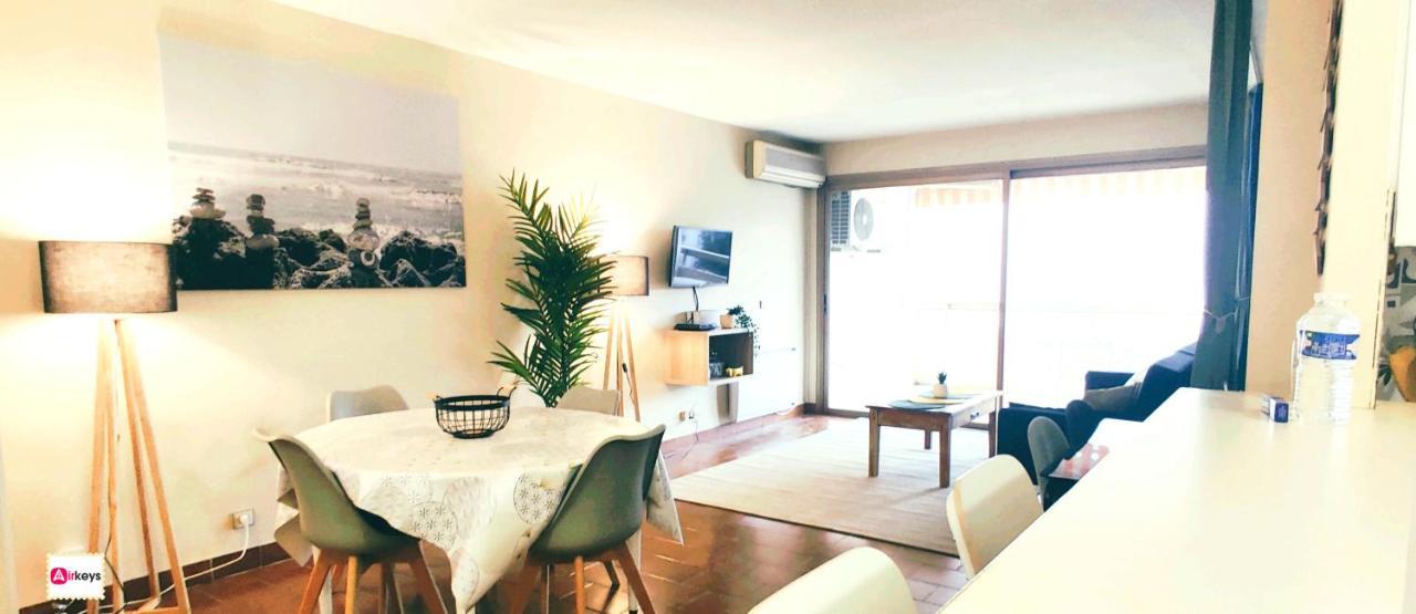Grand Studio Azur Avec Terrasse - Vieil Antibes Exterior photo